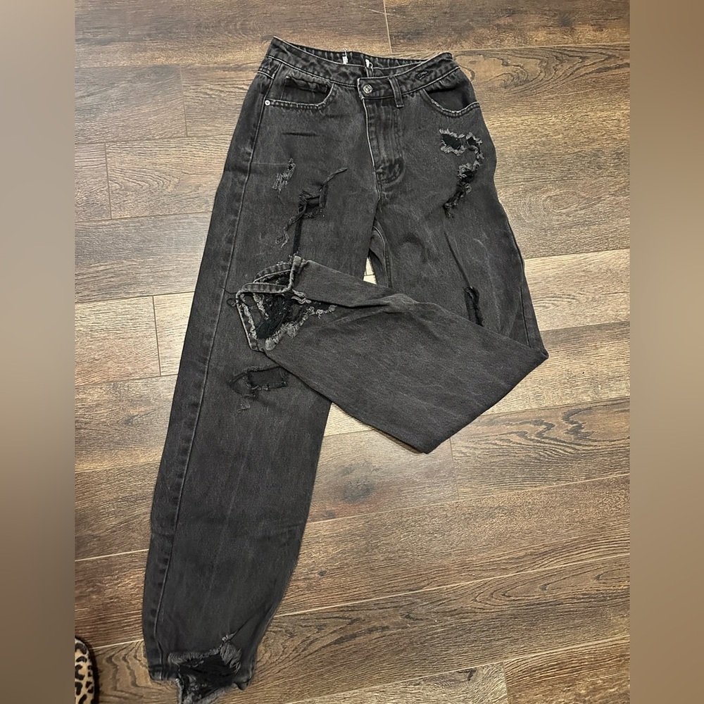 Black ripped mom jeans